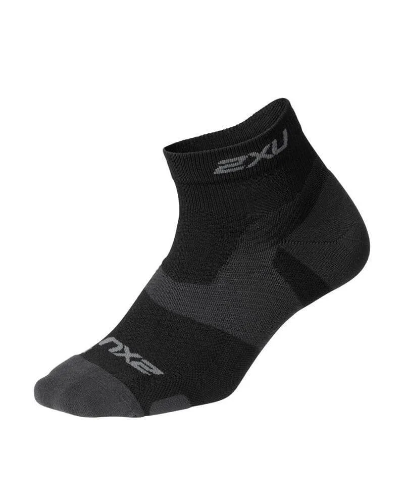 2XU Vectr Light Cushion 1/4 Crew Socks - Black/Titanium