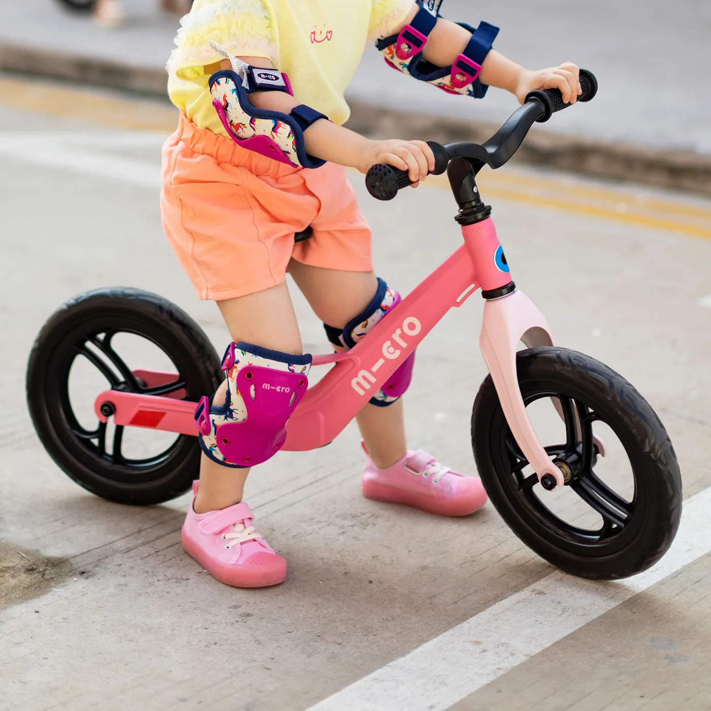 Micro Scooters Ultra Lightweight Balance Bike - Pink