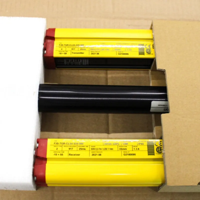 Omron 2 x PNP 14ms 24V 250mA IP65 F3S Safety Light Curtain F3S-TGR-CL2A-035-900