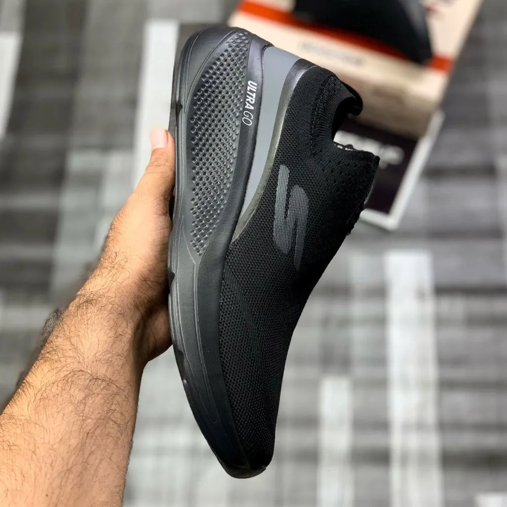 Skecherrs GoRun UltraGo “All Black”