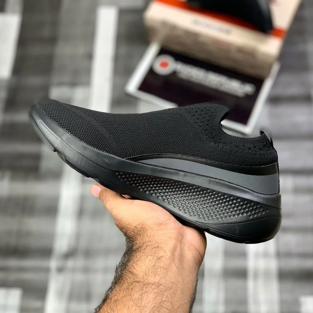 Skecherrs GoRun UltraGo “All Black”