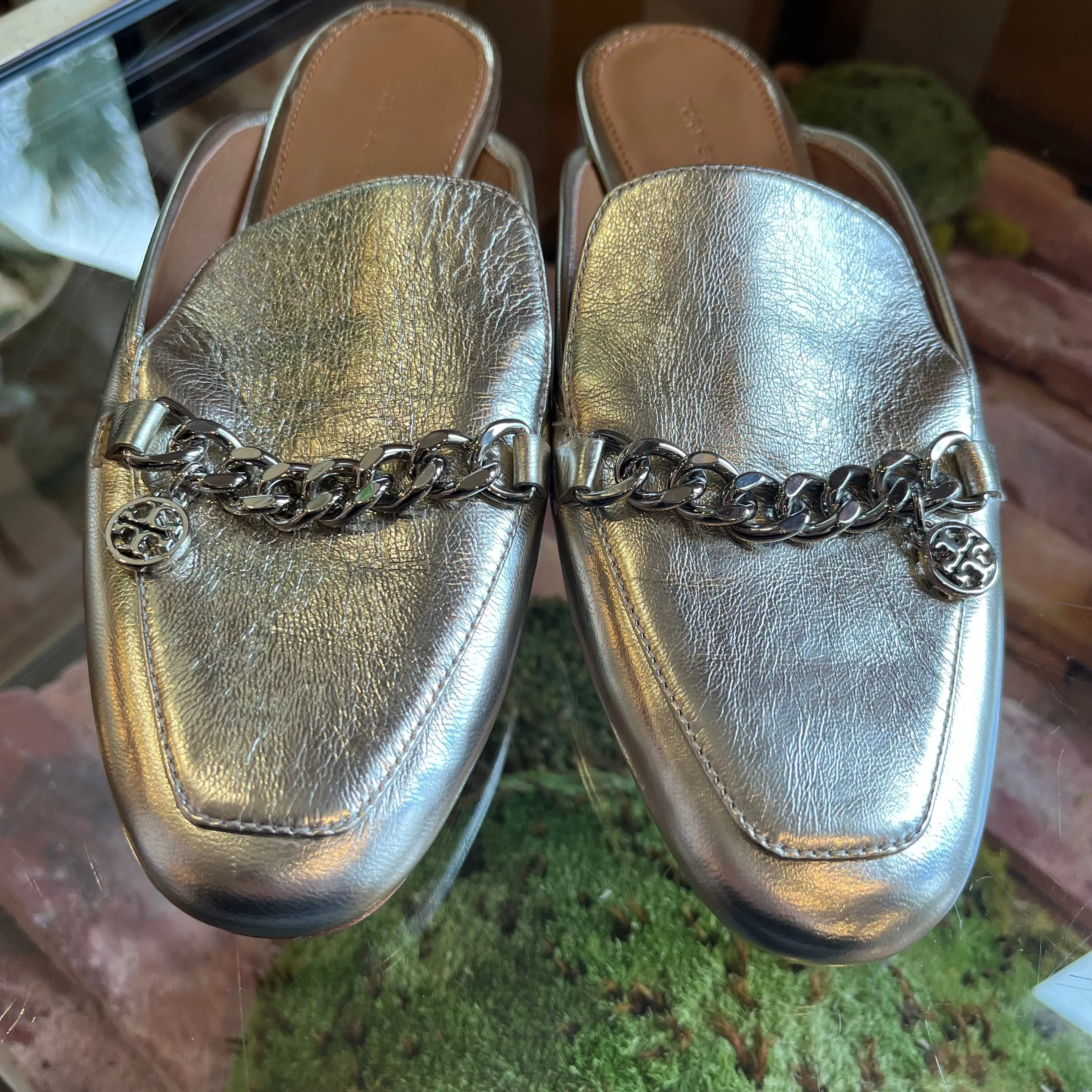 TORY BURCH Champagne Leather Mules With Chain SZ 6.5